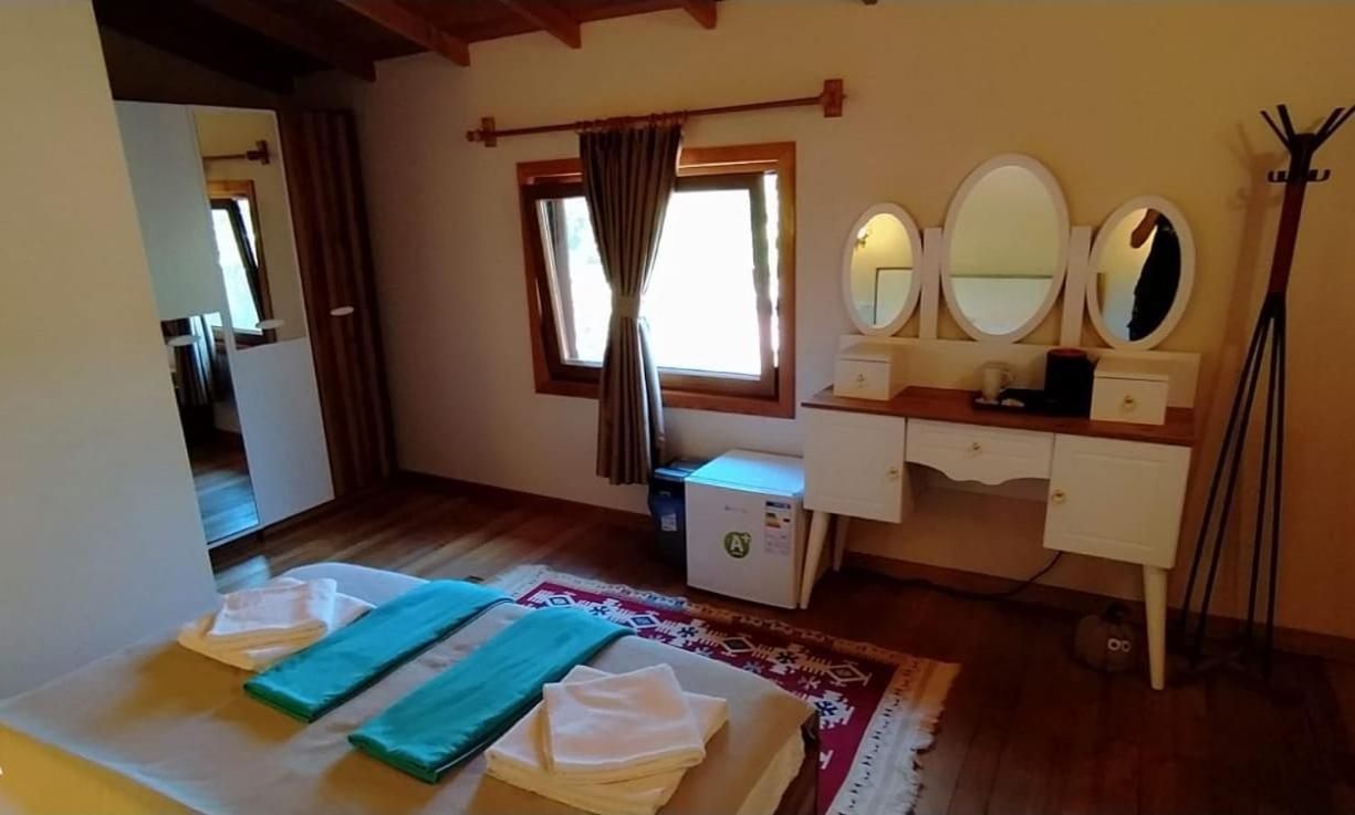 Secret Garden Hotel & Bungalows Чирали Екстер'єр фото